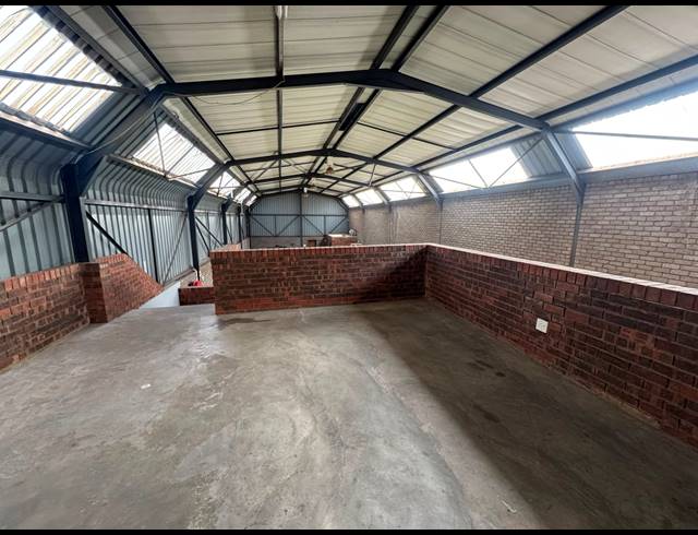 275M² WAREHOUSE TO LET IN SPARTAN